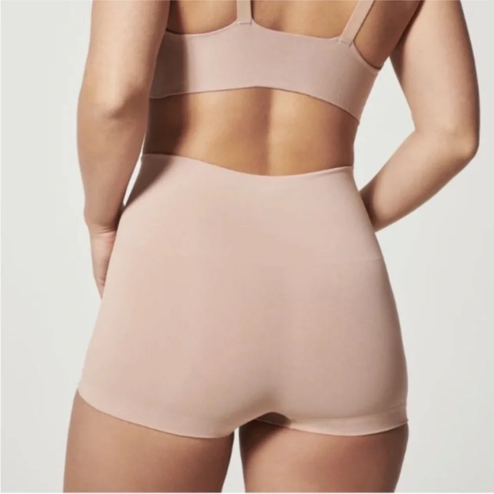 SALE 2/$20 SPANX Everyday Seamless Shaping Boyshort Panties Soft Nude NWT Size L - Picture 2 of 4